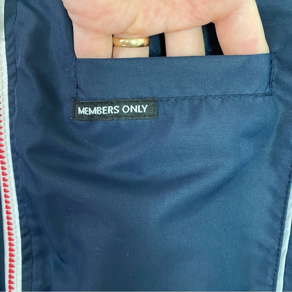 Members Only Jacket Mens Size Medium Full Zip Up Windbreaker Logo Back Retro - Picture 13 of 16